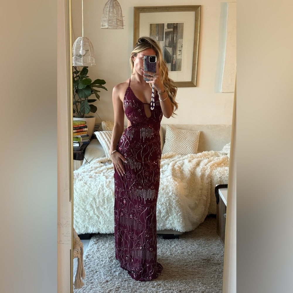 ALL FOR LOVE BEADED OCEANUS ANNIES DRESS BURGUNDY Elegant Evening Gown REVOLVE - Picture 8 of 11
